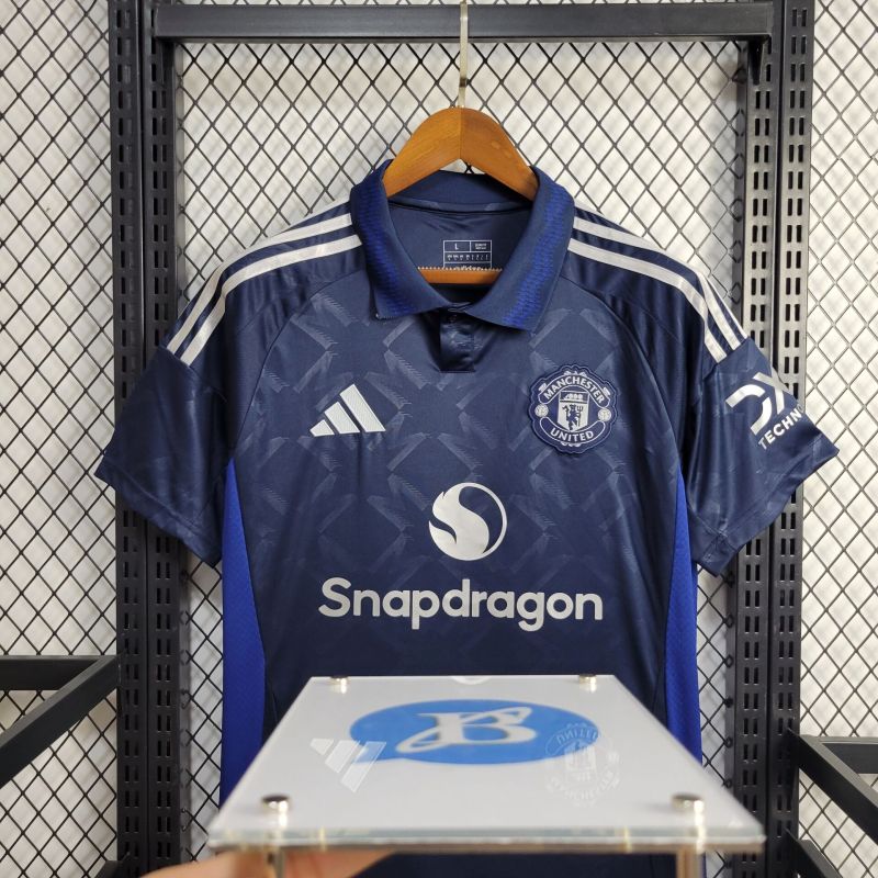Manchester United away 24/25 jersey