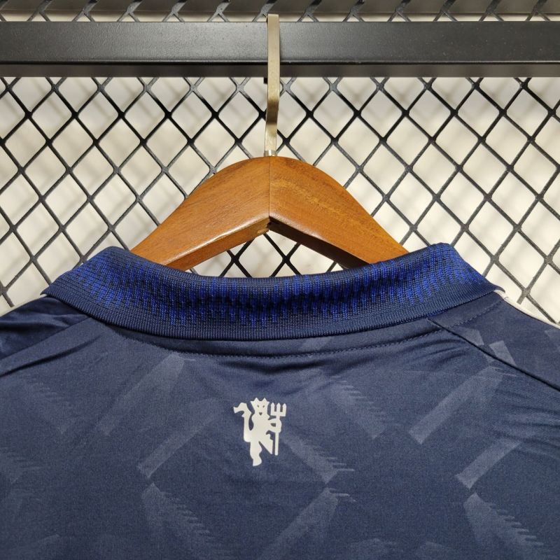 Manchester United away 24/25 jersey