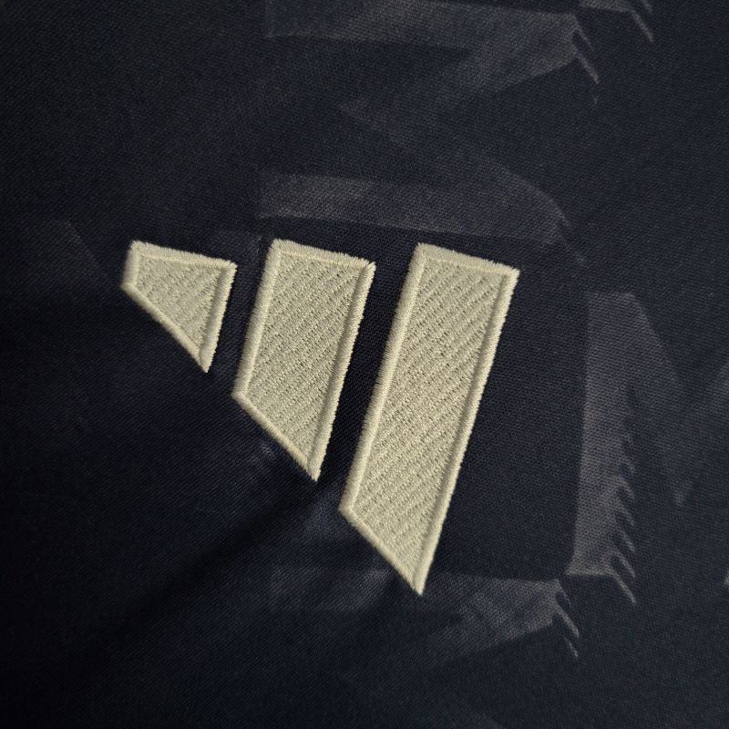 Manchester United away 24/25 jersey