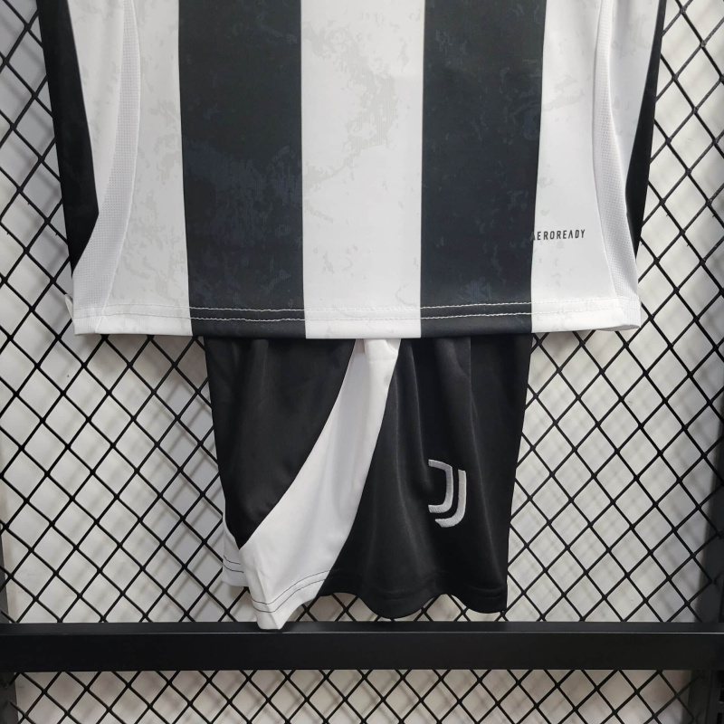 Juventus home 24/25 football team shirt