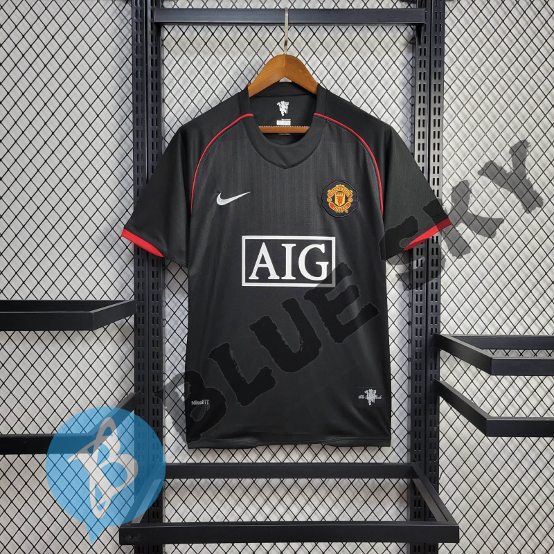 Manchester United Black   2007/08 Retro Football Team Shirt