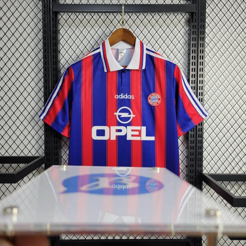Bayern Munich Home 95/97 Retro Football team shirt