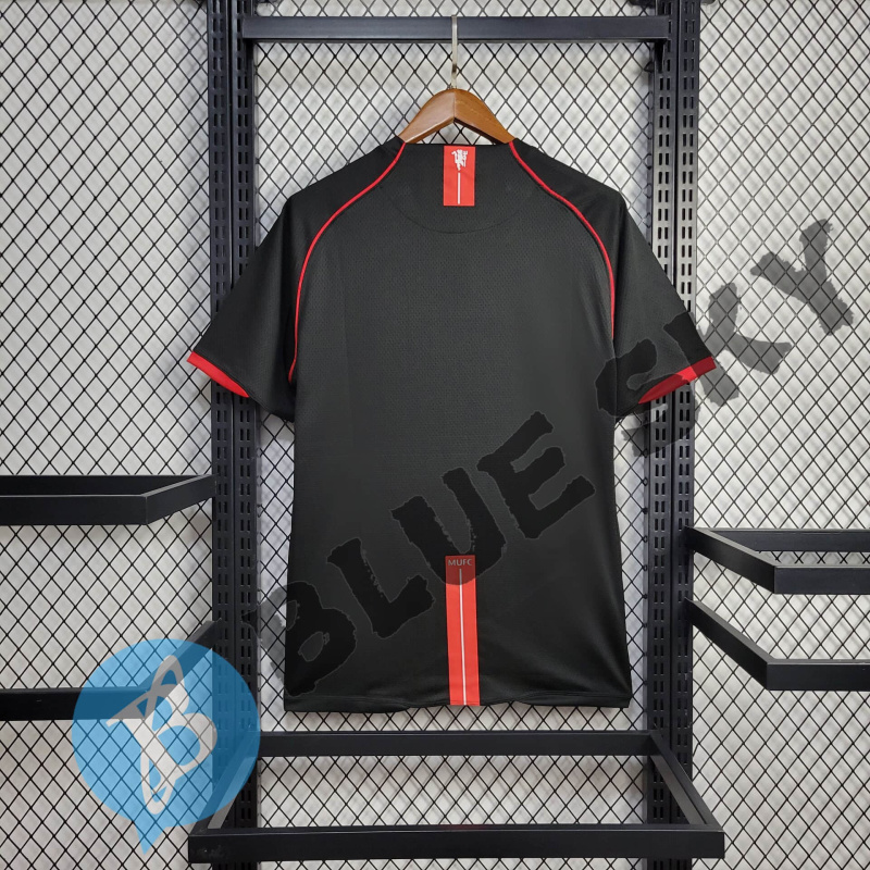 Manchester United Black   2007/08 Retro Football Team Shirt