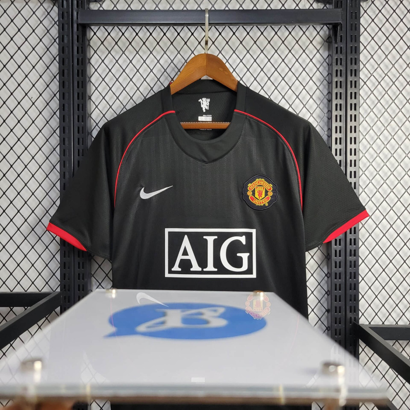 Manchester United Black   2007/08 Retro Football Team Shirt