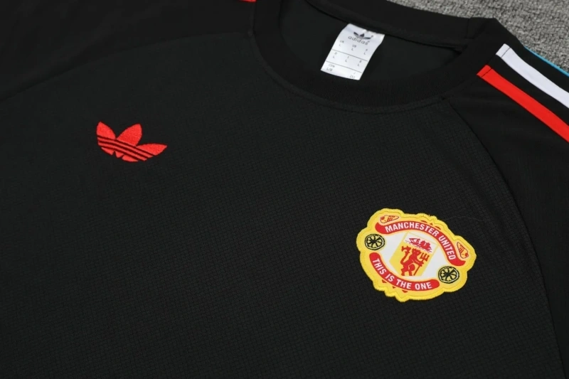 Manchester United 24/25 Training Shirt and Shorts Set Black