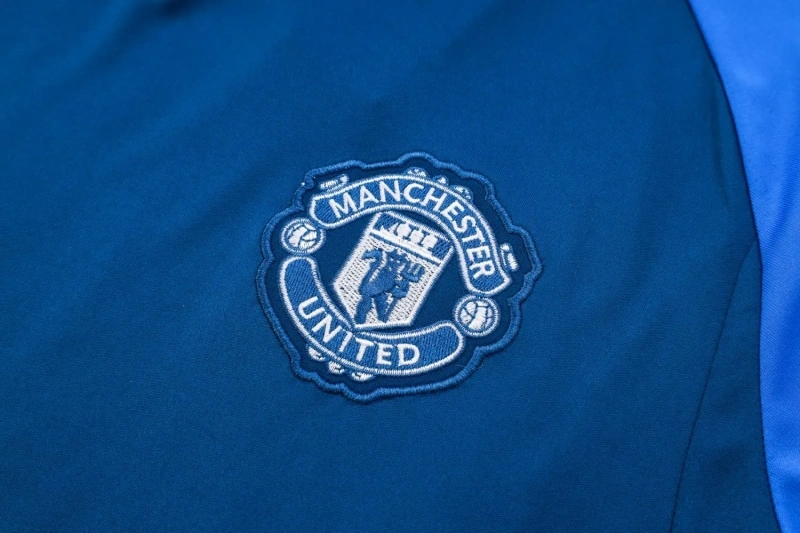 Manchester United 23/24 Training Shirt and 3/4 Pants Set Blue D943