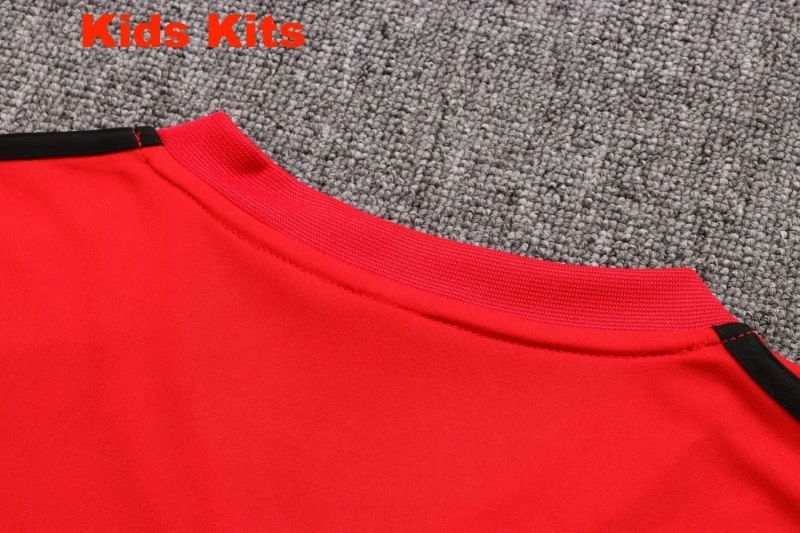 Kids Manchester United 22/23 Training Shirt and Pants Set E671