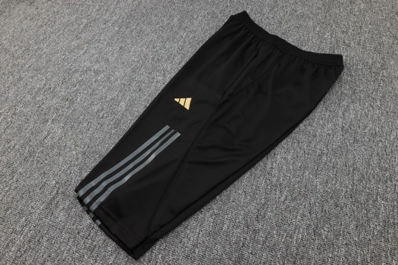 Real Madrid 23/24 Training Shirt and 3/4 Pants Set D975