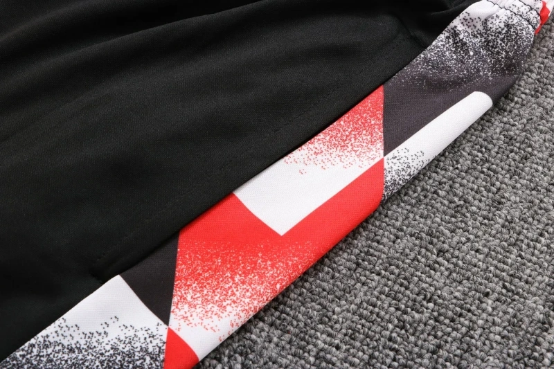 Manchester United 22/23 Training Shirt and Shorts Set D670