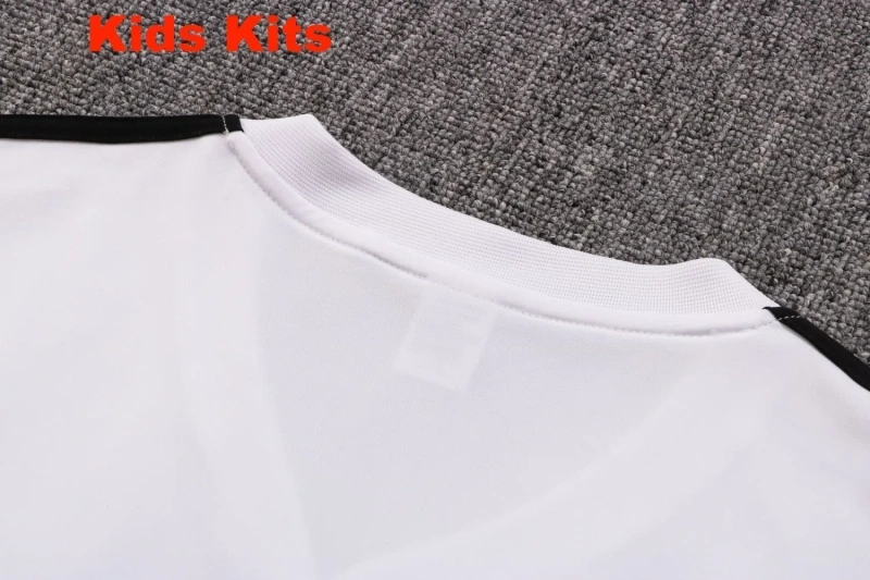 Kids Real Madrid 22/23 Training Shirt and Pants Set E674