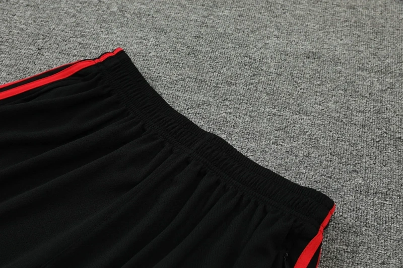 Manchester United 22/23 Training Vest and Shorts Set