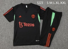 Manchester United 23/24 Training Shirt and 3/4 Pants Set Black D945