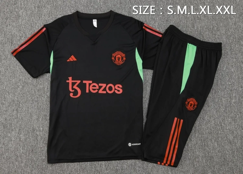 Manchester United 23/24 Training Shirt and 3/4 Pants Set Black D945