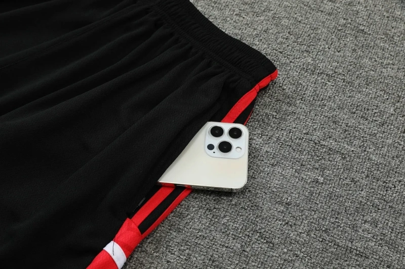 Manchester United 22/23 Training Vest and Shorts Set