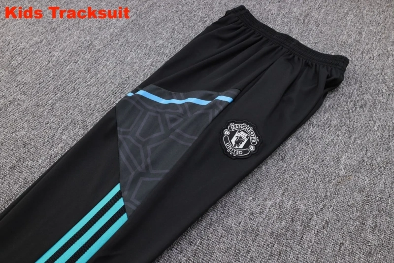 Kids Manchester United 23/24 Half-Zip Training Sweatshirt and Pants Set White E714