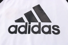 Manchester United 22/23 Training Sweatshirt and Pants Set