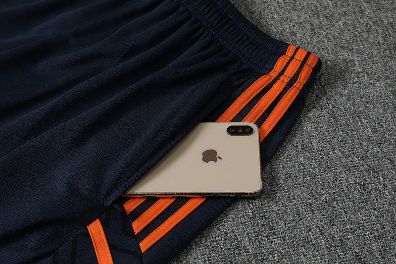 Manchester United 22/23 Training Shirt and Shorts Set