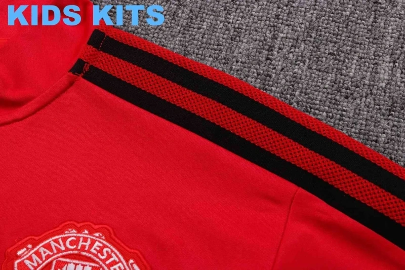 Kids Manchester United 22/23 Half-Zip Training Sweatshirt and Pants Set E630