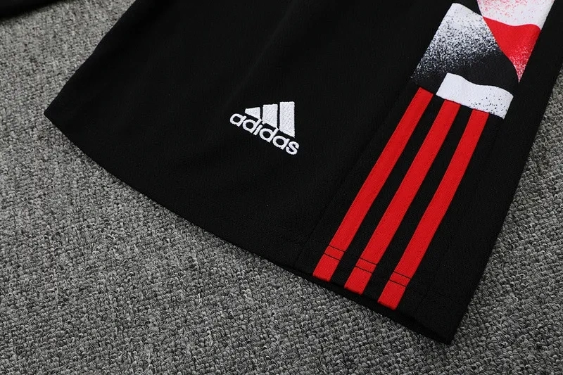 Manchester United 22/23 Training Shirt and Shorts Set