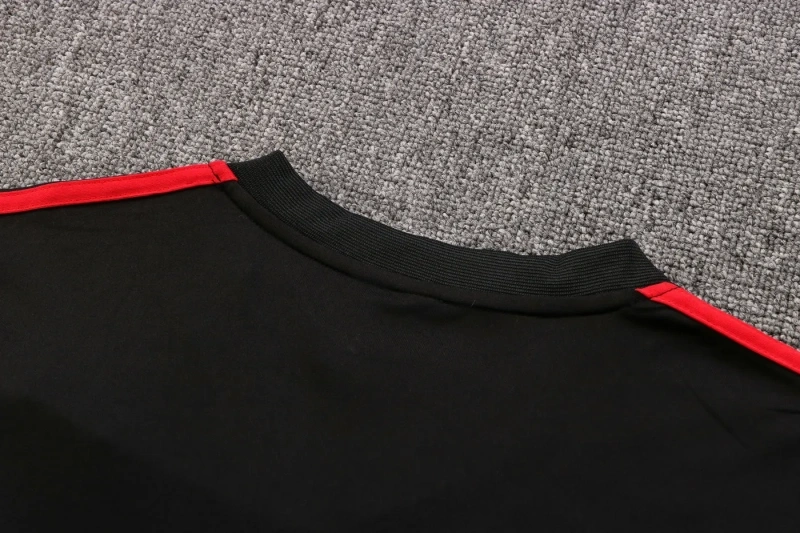 Manchester United 22/23 Training Shirt and Shorts Set D661