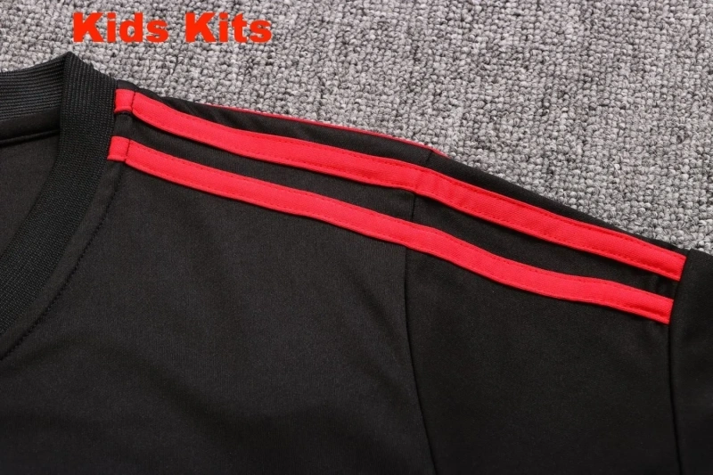 Kids Manchester United 22/23 Training Shirt and Pants Set E676