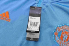 Manchester United 22/23 Half-Zip Training Sweatshirt and Pants Set B585