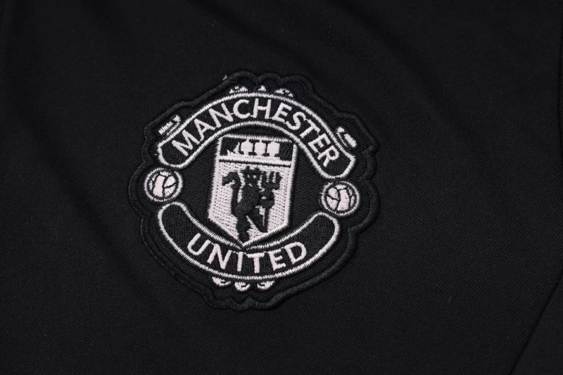Manchester United 22/23 Half-Zip Training Top and Pants Set B617