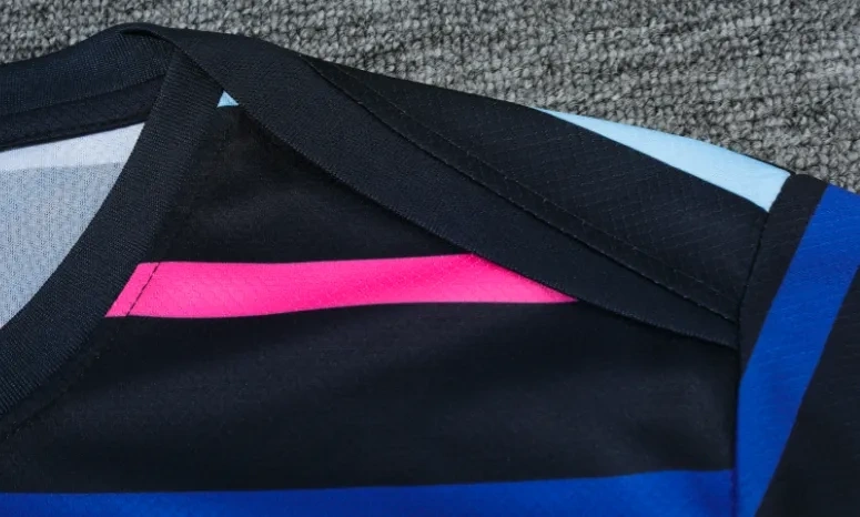 France 24/25 Training Shirt and Shorts Set