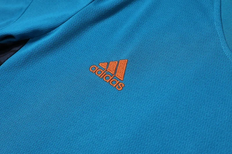 Manchester United 22/23 Training Shirt and Shorts Set
