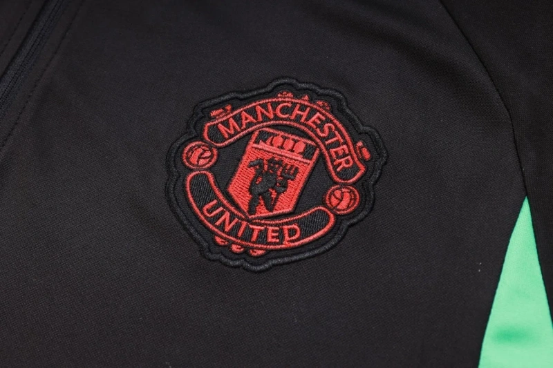 Manchester United 23/24 Half-Zip Training Top and Pants Set Black B676