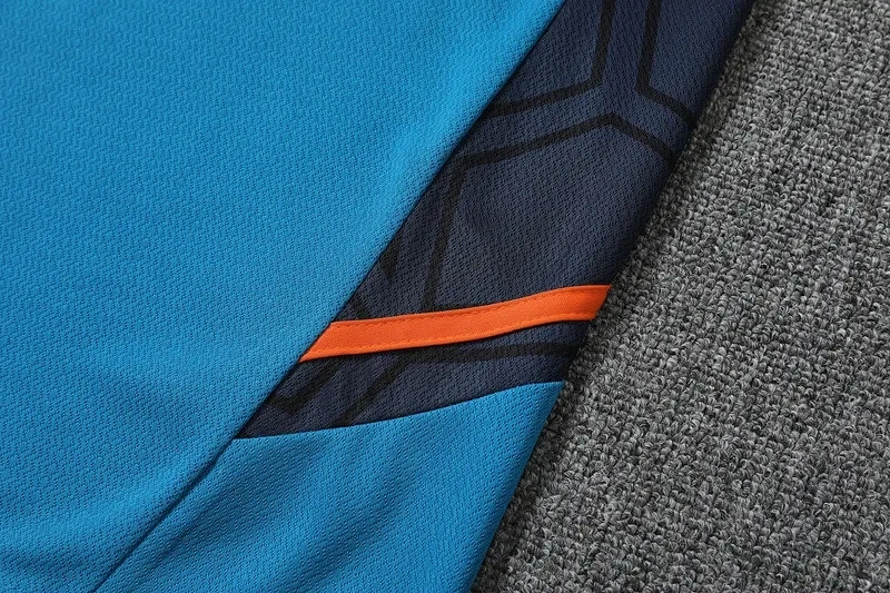 Manchester United 22/23 Training Shirt and Shorts Set