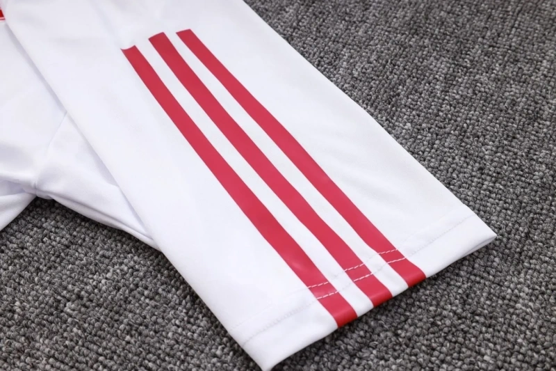 Manchester United 23/24 Polo and Pants Set White C1051