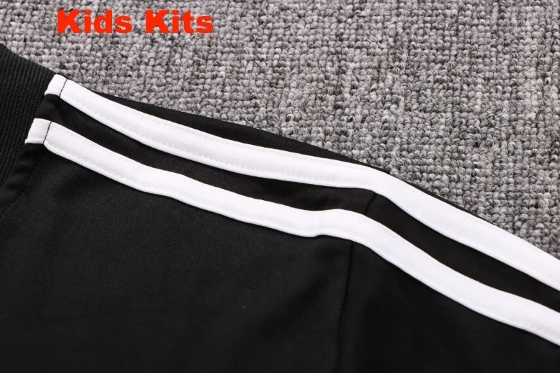 Kids Real Madrid 22/23 Training Shirt and Pants Set E675