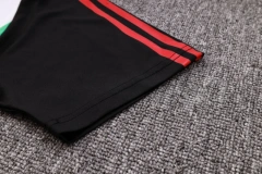 Manchester United 23/24 Training Shirt and 3/4 Pants Set D832