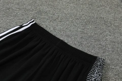 Manchester United 22/23 Training Shirt and Shorts Set Black