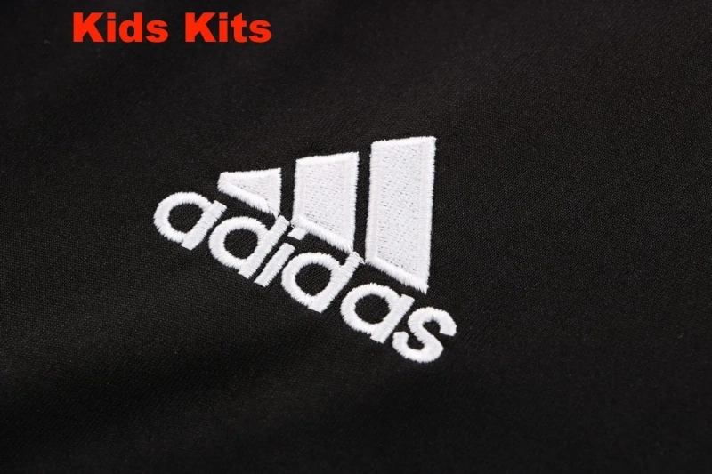 Kids Real Madrid 22/23 Training Shirt and Pants Set E675