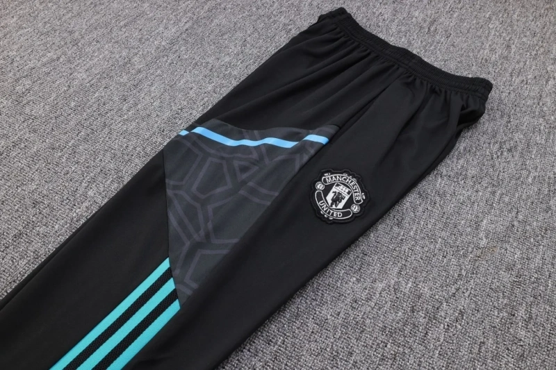 Manchester United 23/24 Half-Zip Training Top and Pants Set White B718