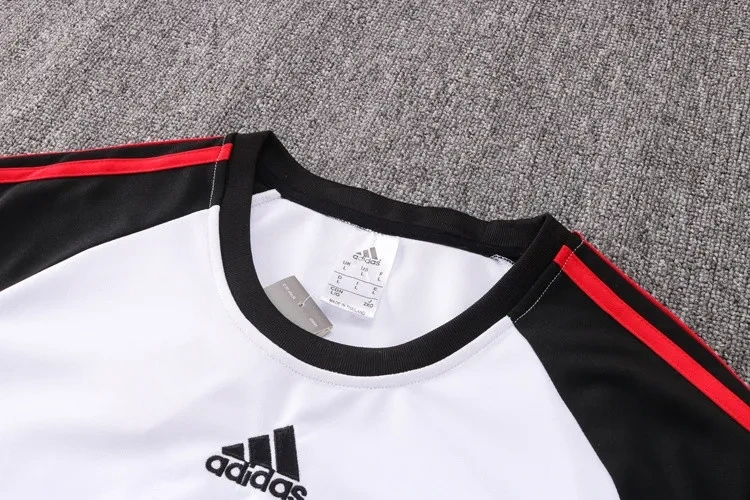 Manchester United 22/23 Training Sweatshirt and Pants Set