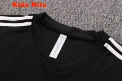 Kids Real Madrid 22/23 Training Shirt and Pants Set E675