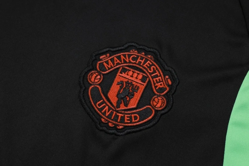 Manchester United 23/24 Training Shirt and 3/4 Pants Set Black D945