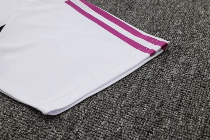 Bayern Munich 23/24 Training Shirt and 3/4 Pants Set White D948