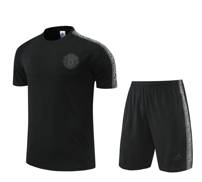 Manchester United 22/23 Training Shirt and Shorts Set Black
