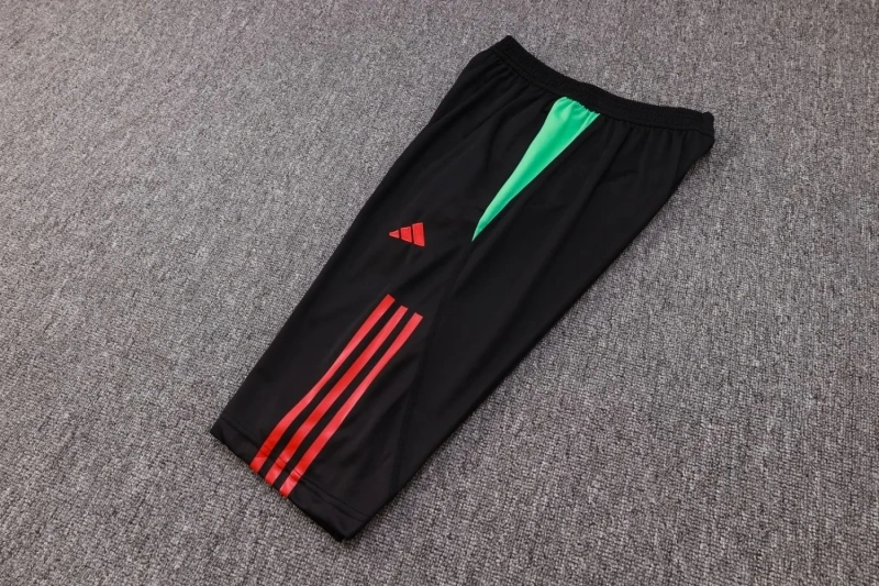 Manchester United 23/24 Training Shirt and 3/4 Pants Set D832