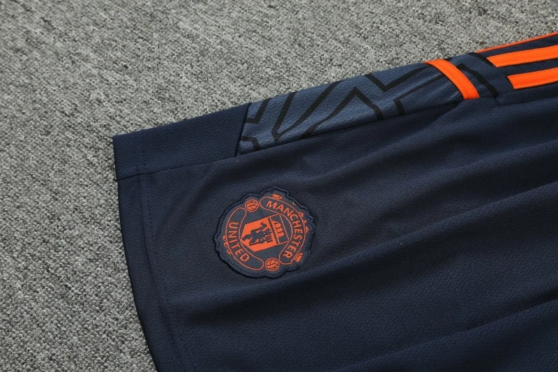 Manchester United 22/23 Training Vest and Shorts Set