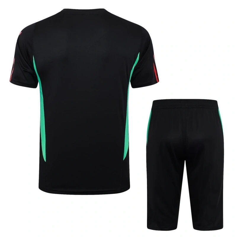 Manchester United 23/24 Training Shirt and 3/4 Pants Set Black D945