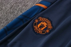 Manchester United 22/23 Half-Zip Training Sweatshirt and Pants Set B591