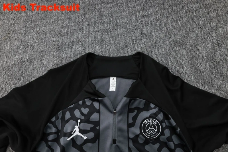 Kids PSG 23/24 Half-Zip Training Sweatshirt and Pants Set E750