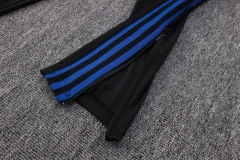 Manchester United 22/23 Half-Zip Training Top and Pants Set B617