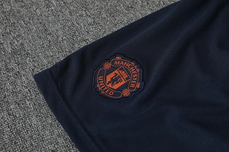 Manchester United 22/23 Training Shirt and Shorts Set