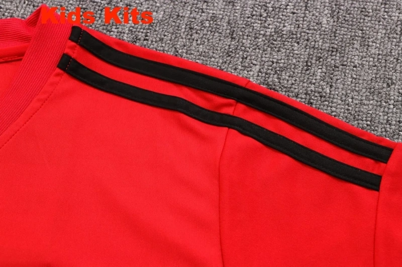 Kids Manchester United 22/23 Training Shirt and Pants Set E671
